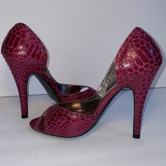 CHARLOTTE RUSSE Fuschia snakeskin heels in women’s size 6 - Picture 10 of 12